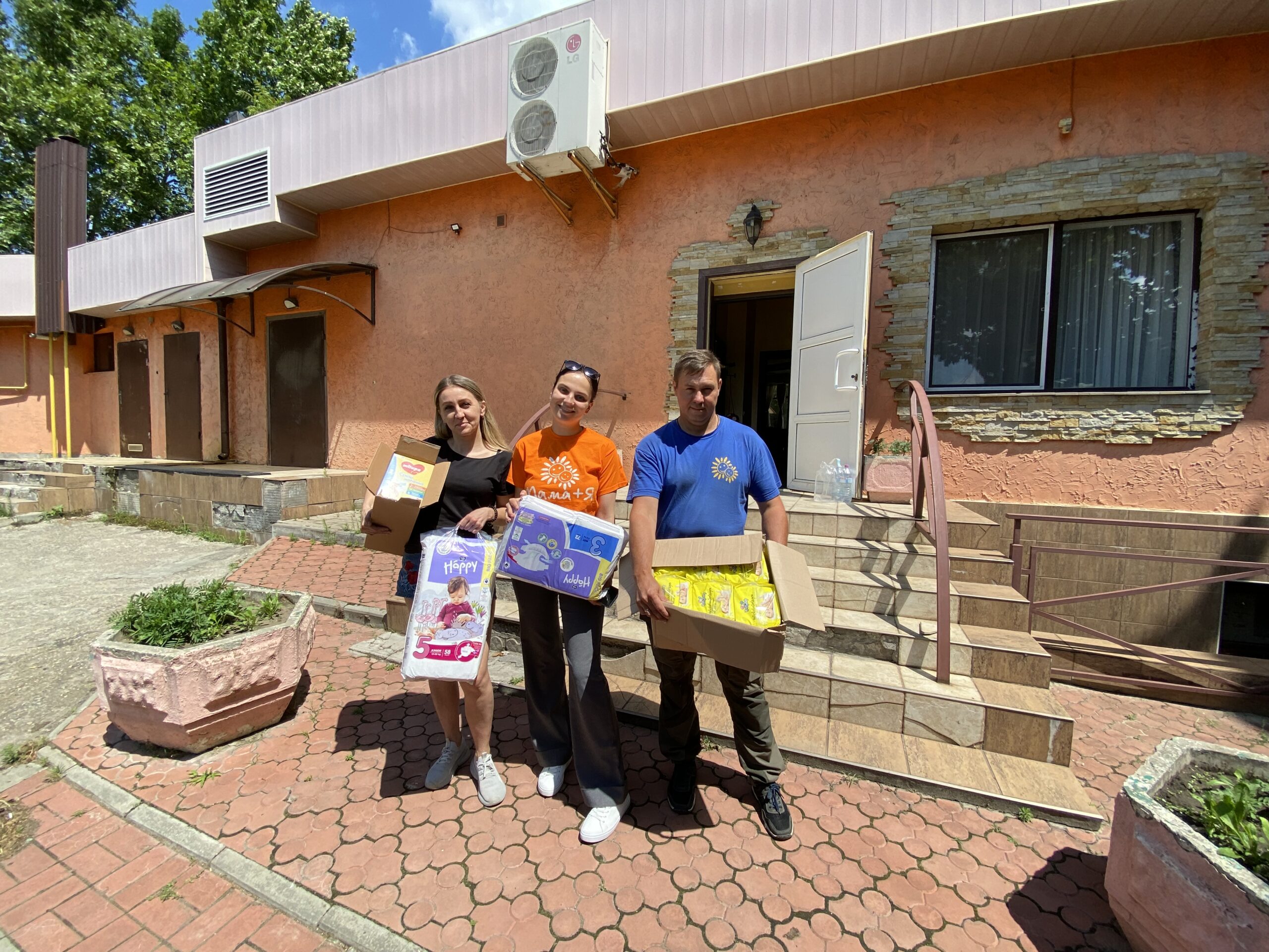 Допомагаємо разом: підтримка гуманітарного хабу в Запоріжжі