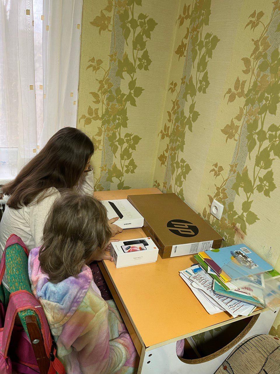 Гаджети для патронатної родини з Херсонщини